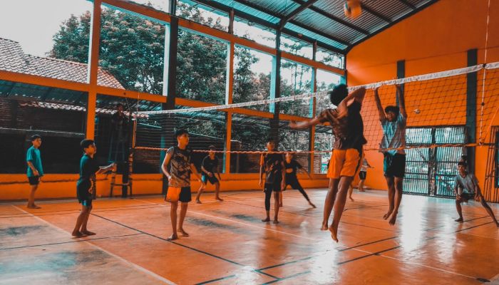 KEGIATAN SPARING PARTNER CLUB BOLA VOLI JUNIOR DESA KARANGSARI BERSAMA TIM DARI LOGEDE BUMIREJO KEBUMEN