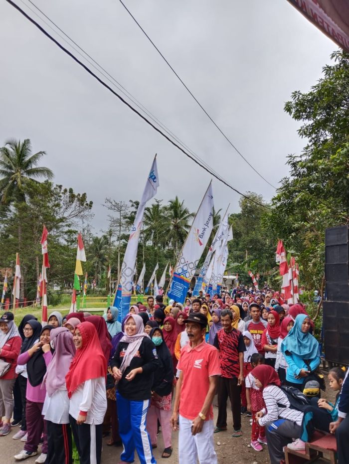 JALAN SEHAT DALAM RANGKA HUT RI KE 77  01