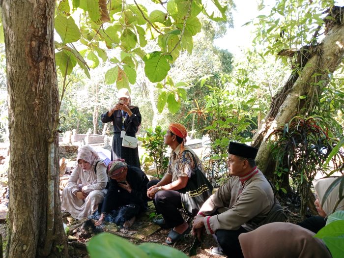 ZIARAH PETILASAN MAKAM CAGAR BUDAYA DESA KARANGSARI, SRUWENG, KEBUMEN 01