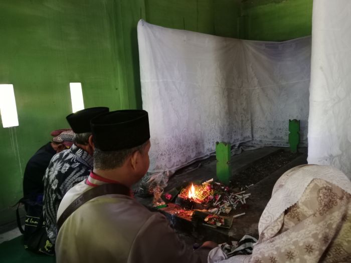 ZIARAH PETILASAN MAKAM CAGAR BUDAYA DESA KARANGSARI, SRUWENG, KEBUMEN 02