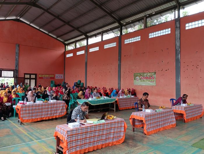 LOMBA PADUAN SUARA DESA KARANGSARI KECAMATAN SRUWENG, BERLANGSUNG MERIAH!! 02