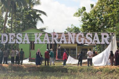 PERESMIAN PAPAN NAMA DESA KARANGSARI DAN HUT KE-72 HSS (HIMPUNAN SATOE SAUDARA) 